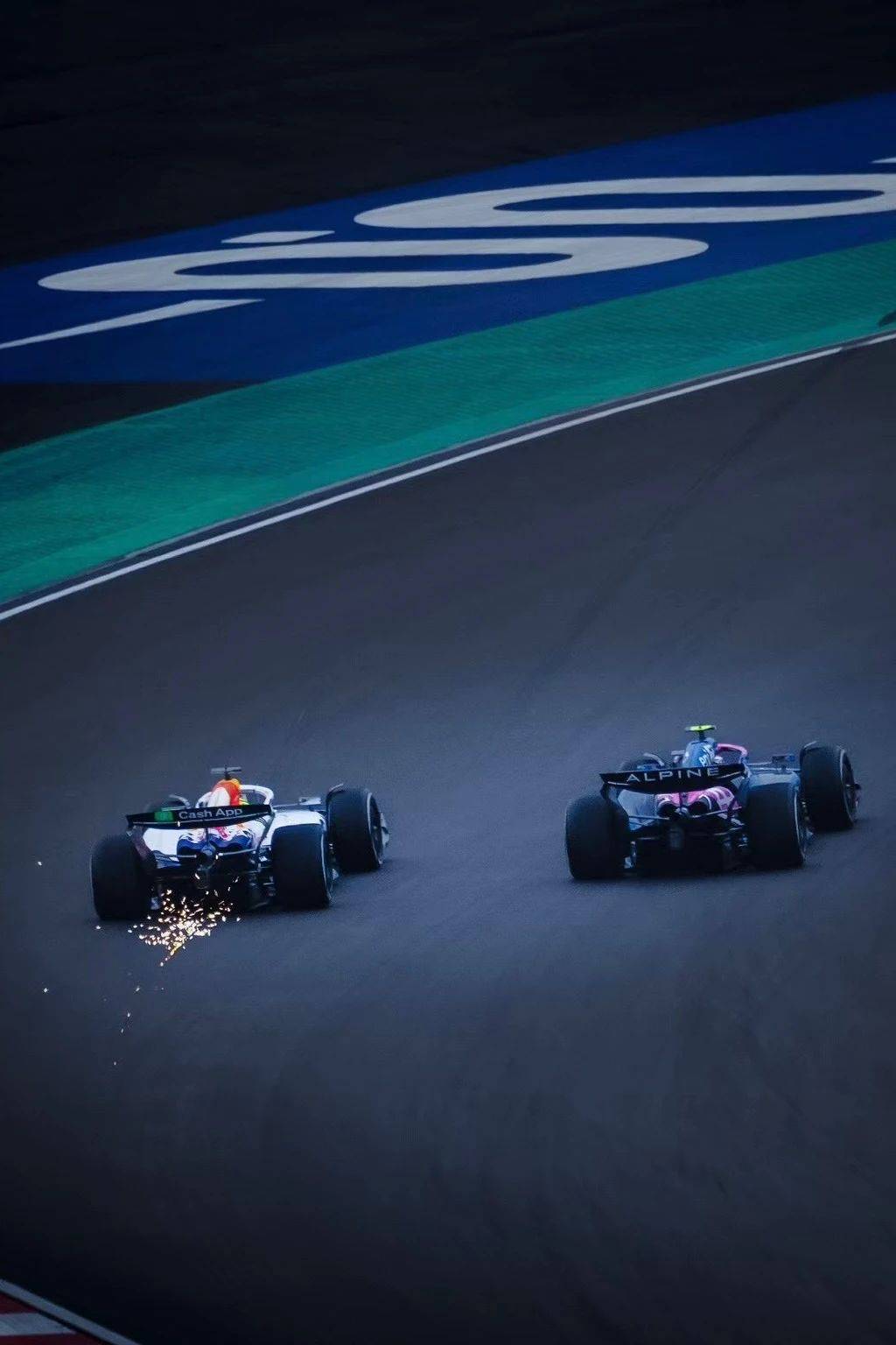 电竞国家队回归首秀大放异彩，F1车队主场球迷高呼名字